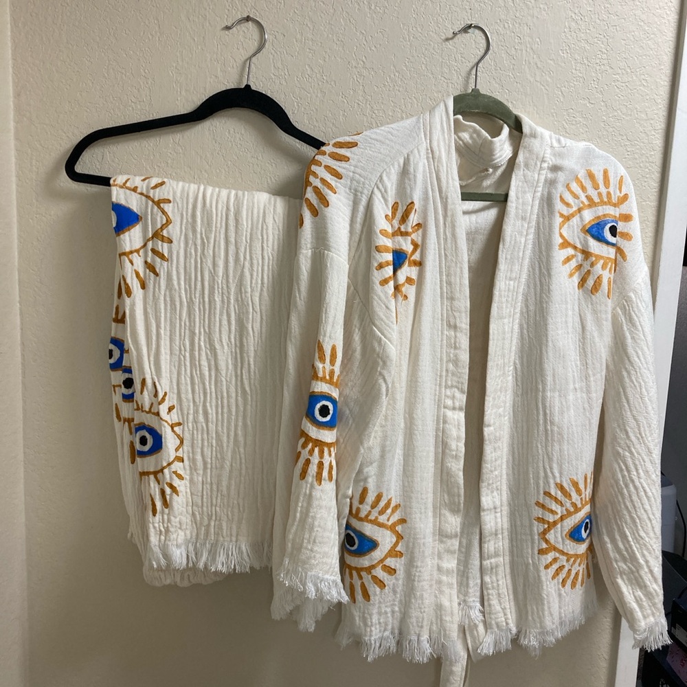Eye Patterned White Pantsuits